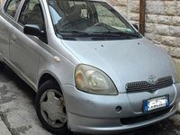 Usata Toyota Yaris 2000 Berlina