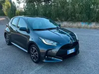Usata Toyota Yaris Business Edition 72 CV (52 kW) 2023 Grigio Utilitaria