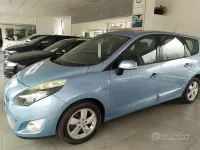 Usata Renault Scénic III 110 CV (80 kW) 2010 Blu Monovolume
