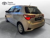 Usata Toyota Yaris Cool 72 CV (52 kW) 2019 Grigio Berlina