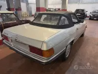 Usata Mercedes SL420 188 CV (138 kW) 1986 Grigio Cabrio