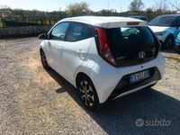 Usata Toyota Aygo 72 CV (52 kW) 2019 Bianco Utilitaria