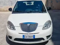 Usata Lancia Ypsilon 75 CV (55 kW) 2011 Bianco Utilitaria