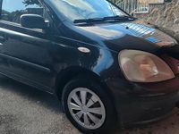 Usata Toyota Yaris 68 CV (50 kW) 2002 Nero Utilitaria
