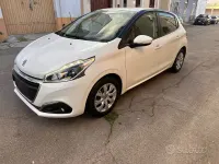 Usata Peugeot 208 Active 82 CV (60 kW) 2017 Bianco Utilitaria