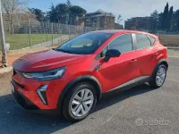 Usata Renault Captur Evolution 101 CV (74 kW) 2025 Rosso SUV