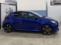 Nuova Toyota Yaris Hybrid Lounge 92 CV (67 kW) 2026 Juniper blue Berlina