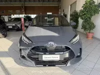 Nuova Toyota Yaris Hybrid Premium 131 CV (96 kW) 2026 Grigio Berlina