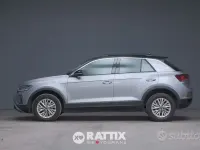 Usata VW T-Roc Life 116 CV (85 kW) 2025 Pyrit silver SUV