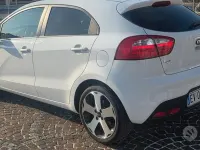 Usata Kia Rio 90 CV (66 kW) 2014 Bianco Coupé