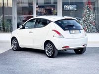 Usata Lancia Ypsilon 95 CV (69 kW) 2016 Beige Utilitaria