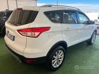 Usado Ford Kuga Titanium 150 CV (110 kW) 2015 Blanco SUV