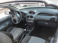 Usata Peugeot 206 CC 109 CV (80 kW) 2007 Grigio Cabrio