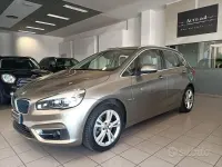 Usata BMW 220 Active Tourer Luxury Line 190 CV (139 kW) 2016 Blu Monovolume