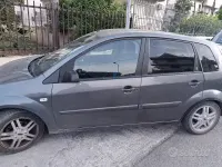 Usata Ford Fiesta 90 CV (66 kW) 2005 Grigio Utilitaria