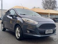 Usata Ford Fiesta Titanium 80 CV (58 kW) 2014 Grigio medio metallizzato Utilitaria
