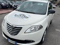 Usata Lancia Ypsilon Platinum 69 CV (50 kW) 2015 Bianco Utilitaria