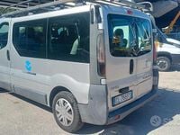 Usata Opel Vivaro 100 CV (73 kW) 2003 Grigio Monovolume