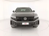 Usata VW Touareg R-line 231 CV (169 kW) 2024 Silicon grey metallizzato SUV