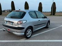 Usata Peugeot 206 75 CV (55 kW) 2001 Grigio Berlina