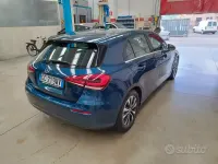 Usata Mercedes A180 Premium 116 CV (85 kW) 2020 Blu Berlina