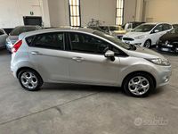 Usata Ford Fiesta Titanium 70 CV (51 kW) 2011 Grigio Utilitaria