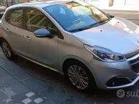Usata Peugeot 208 120 CV (88 kW) 2018 Utilitaria