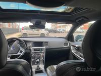 Usado Volvo V60 120 CV (88 kW) 2016 Negro Familiar