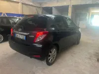 Usata Toyota Yaris Lounge 90 CV (66 kW) 2012 Nero Utilitaria