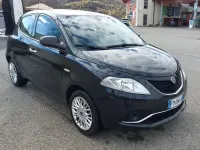 Usata Lancia Ypsilon Silver 69 CV (50 kW) 2018 Nero Utilitaria