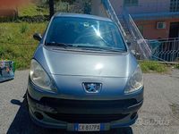 Usata Peugeot 1007 70 CV (51 kW) 2005 Grigio Monovolume