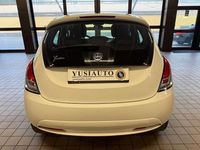 Usata Lancia Ypsilon Platinum 69 CV (50 kW) 2016 Bianco Utilitaria