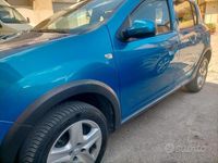 Usata Dacia Sandero Prestige 90 CV (66 kW) 2015 Blu/azzurro Utilitaria