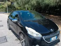 Usata Peugeot 208 120 CV (88 kW) 2015 Nero Utilitaria