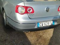 Usata VW Passat 130 CV (95 kW) 2005 Grigio Berlina