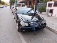 Usata Mercedes C220 150 CV (110 kW) 2004 Nero Berlina