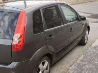 Usata Ford Fiesta Ghia 75 CV (55 kW) 2008 Grigio Utilitaria