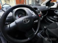 Usata Toyota Aygo 67 CV (49 kW) 2010 Nero Utilitaria