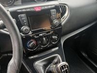 Usata Lancia Ypsilon 69 CV (50 kW) 2018 Bianco Utilitaria