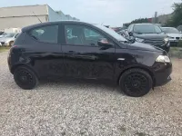 Usata Lancia Ypsilon Platinum 69 CV (50 kW) 2013 Viola Utilitaria