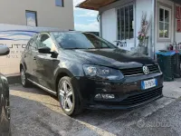 Usata VW Polo Trendline 75 CV (55 kW) 2017 Grigio Berlina