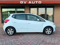 Usata Kia Venga Active 90 CV (66 kW) 2013 Bianco Utilitaria