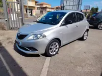 Usata Lancia Ypsilon Gold 69 CV (50 kW) 2016 Grigio Utilitaria
