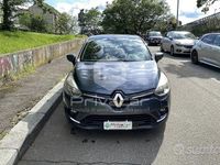 Usado Renault Clio IV Zen 75 CV (55 kW) 2016 Gris Utilitario