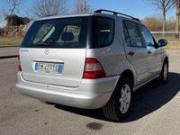 Usata Mercedes ML430 272 CV (200 kW) 2000 Argento SUV