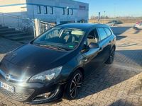 Usata Opel Astra 140 CV (102 kW) 2013 Nero Station wagon