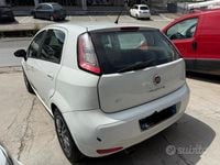 Usata Fiat Punto Lounge 85 CV (62 kW) 2013 Bianco Utilitaria