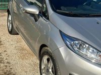 Usata Ford Fiesta 95 CV (69 kW) 2015 Grigio Utilitaria