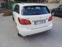 Usata Mercedes B200 136 CV (100 kW) 2019 Bianco Monovolume