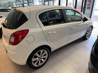 Usata Opel Corsa 85 CV (62 kW) 2013 Bianco Berlina